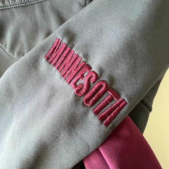 COLOSSEUM Minnesota Full Zip Jacket Size Small EUC - Picture 3 of 7